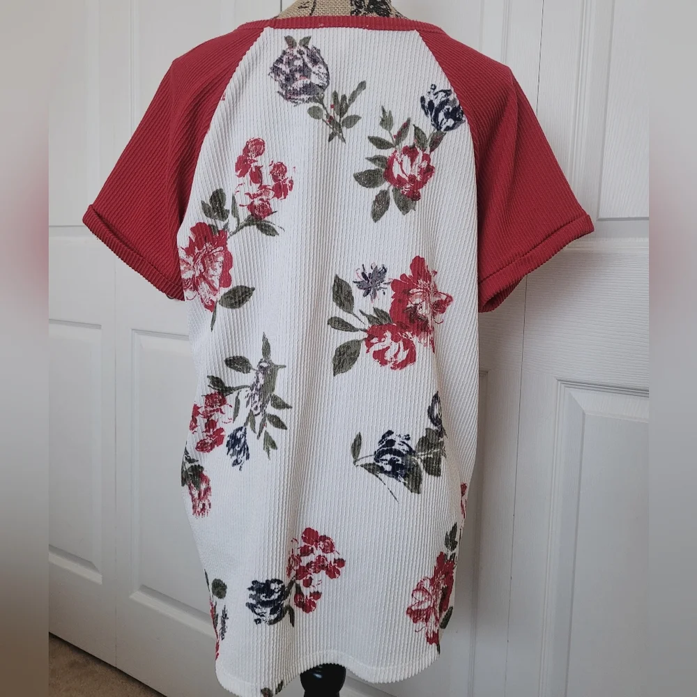 ❤️ Maurices Raglan Tee - Picture 4 of 4